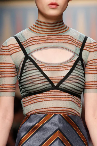 Look 8